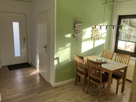 Küche mit Essplatz im EG