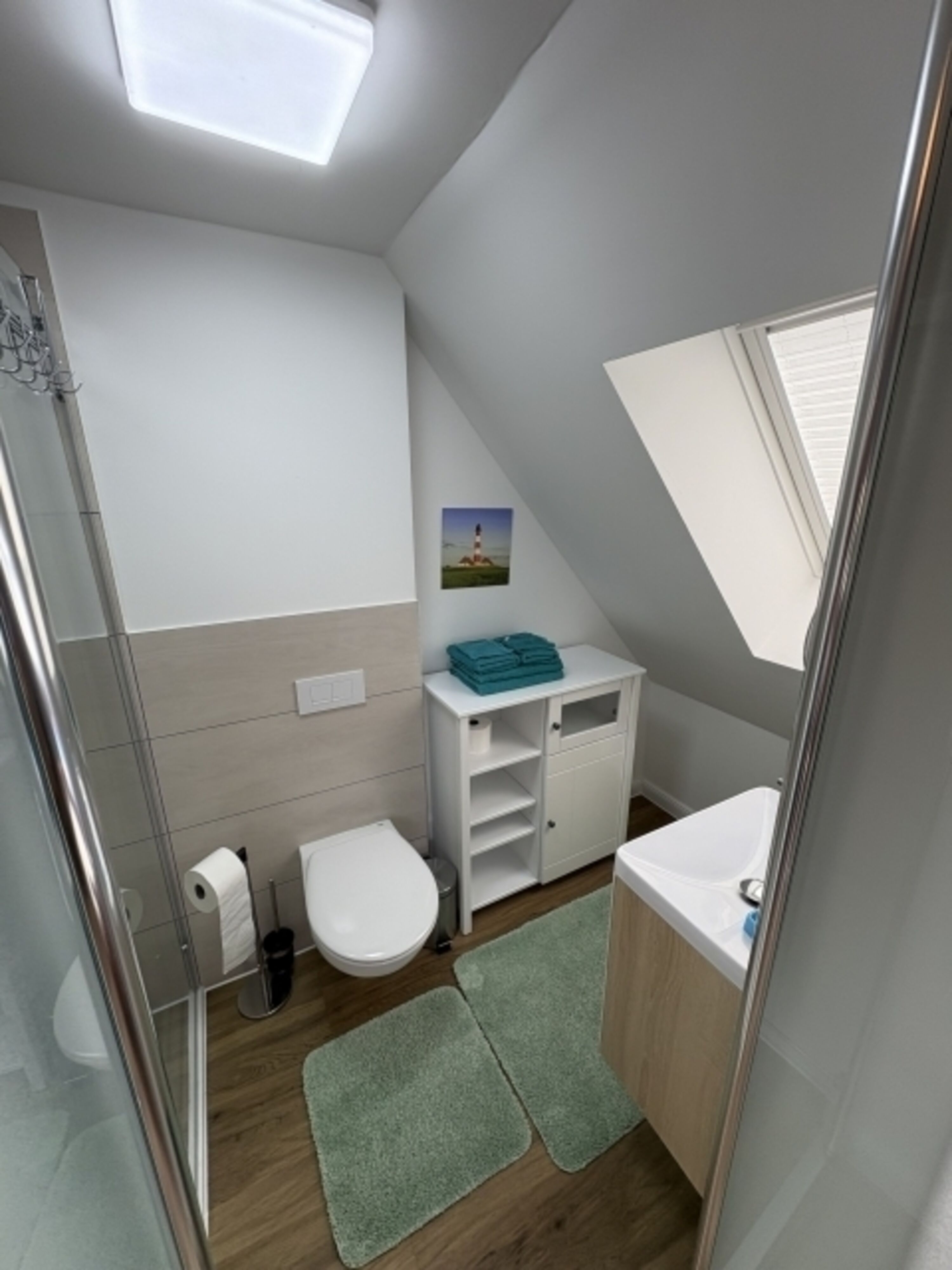 2. Bad en suite Leuchtturm-Zimmer 1. OG