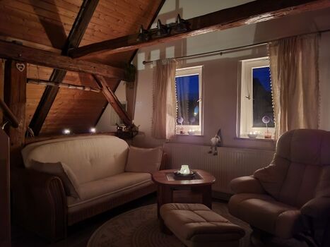 Ihr romantisches Wohnzimmer am Abend