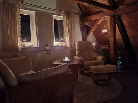 Kerzenschein am Abend in Ihrem Wohnzimmer