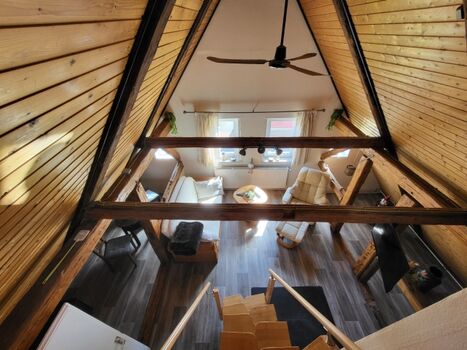 Ihr Blick vom Schlafzimmer 1 in Ihr Wohnzimmer