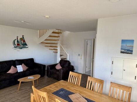 Wohnzimmer mit Esszimmer