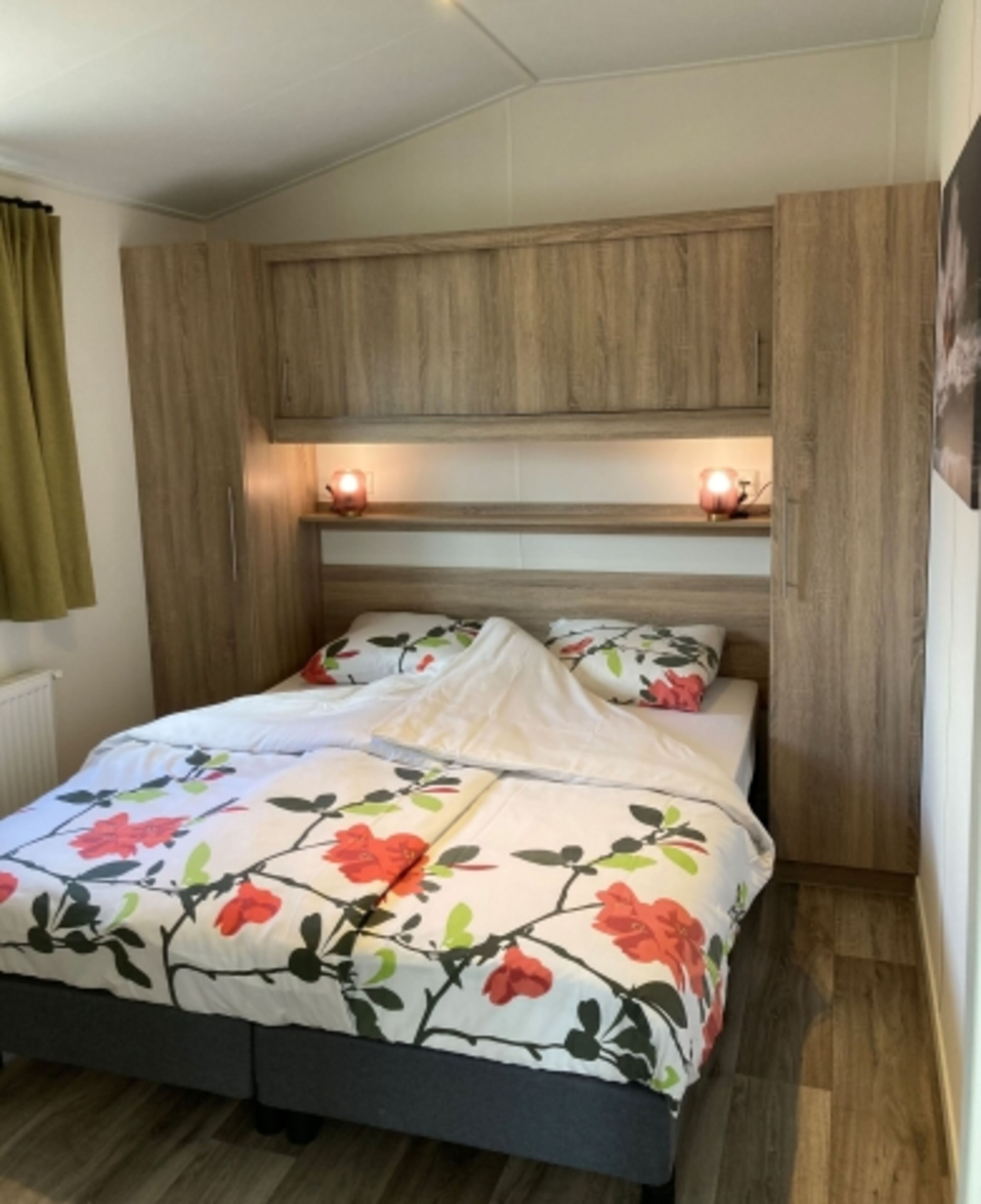 Schlafzimmer 1