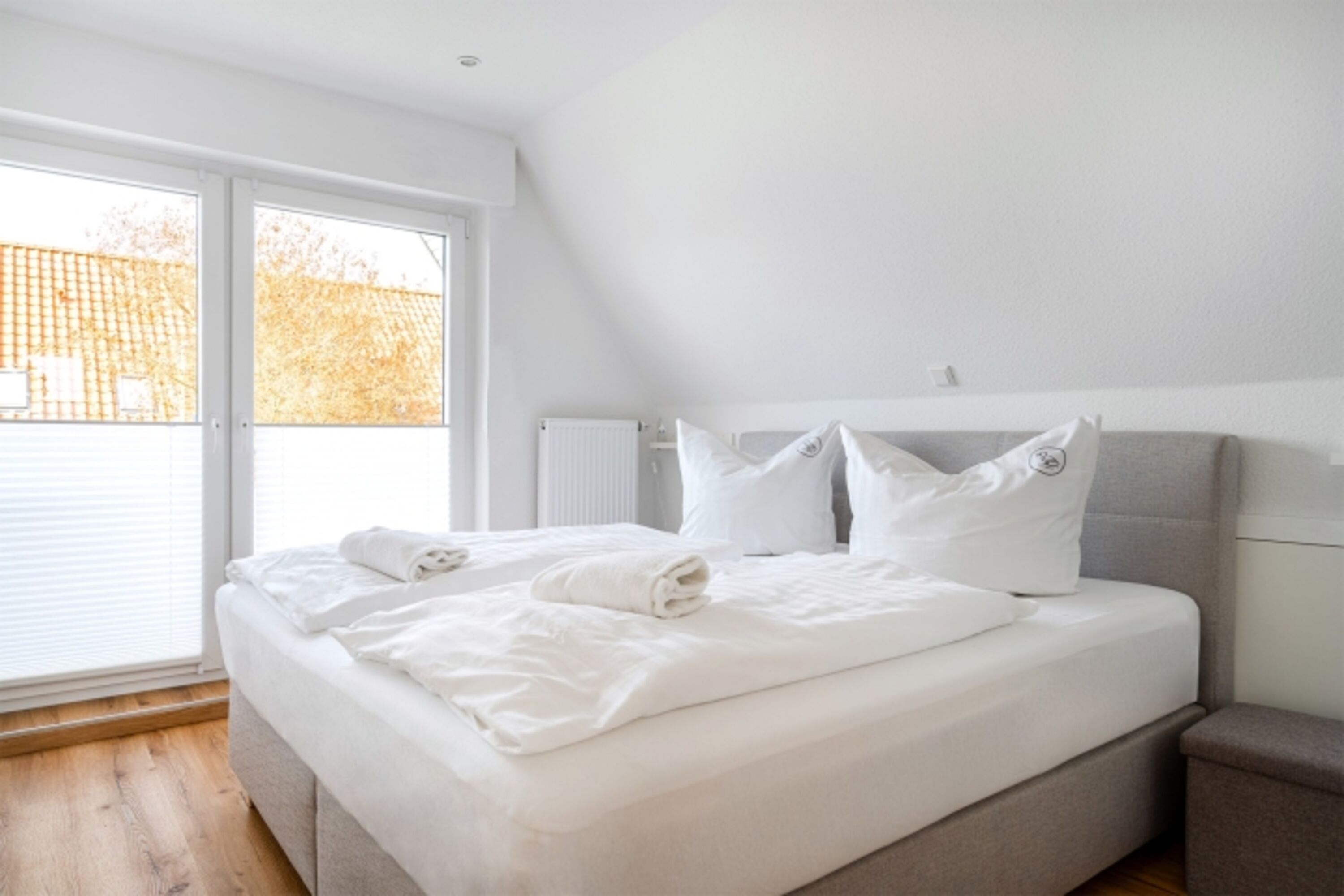 Schlafzimmer 1