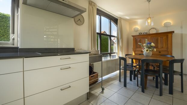 Küche mit Essbereich