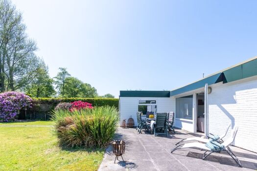 Der große, eingezäunte Garten