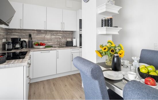 Küche mit Essbereich