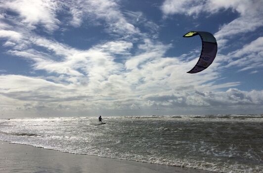 Kitesurfen von Strand Noordwijk