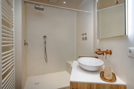 Elegantes Badezimmer.