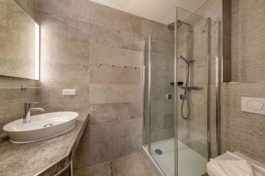 Das moderne Duschbad.