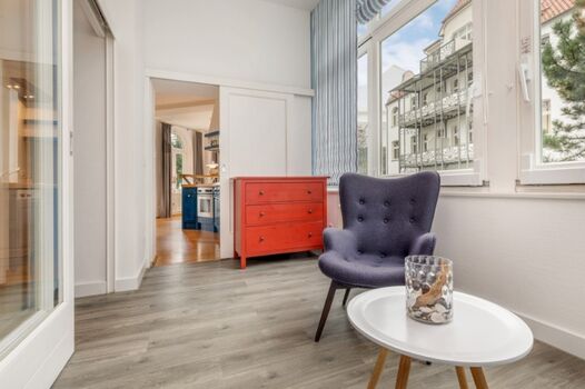 Blick von der Loggia ins Wohnzimmer.