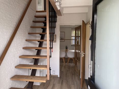 Treppe nach oben zu den Schlafräumen 