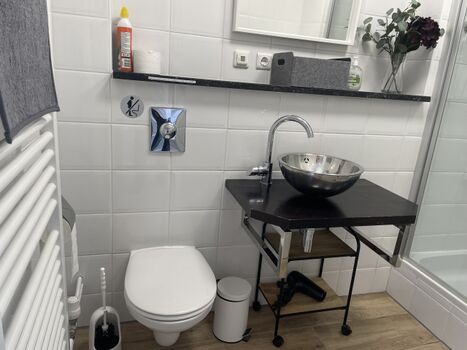 Saniertes Bad mit WC 