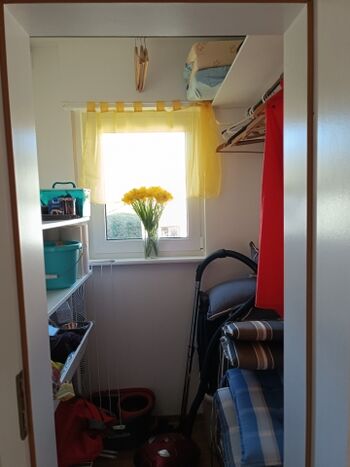 Abstellraum 2. Garderobe, Kleiderstange, Reinigungsmittel, etc auf Vertrauensbasis