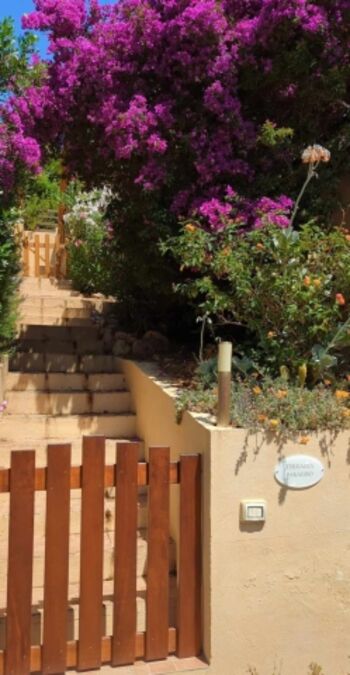 Eingang von der Straße aus