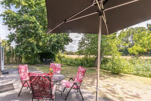 Die Terrasse mit Gartengruppe