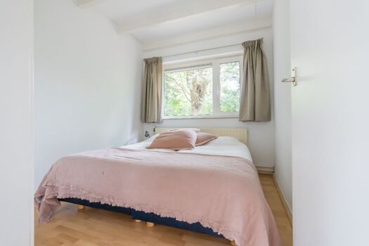 Schlafzimmer 2 mit 2 Einzel Boxsprings und Schrank