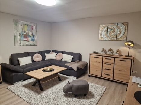 Großes schönes Wohnzimmer 