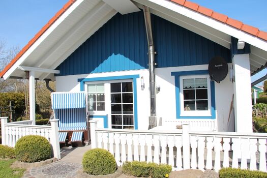 Die Rückansicht mit einer der beiden Terrassen