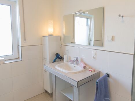 Geräumiger Waschplatz