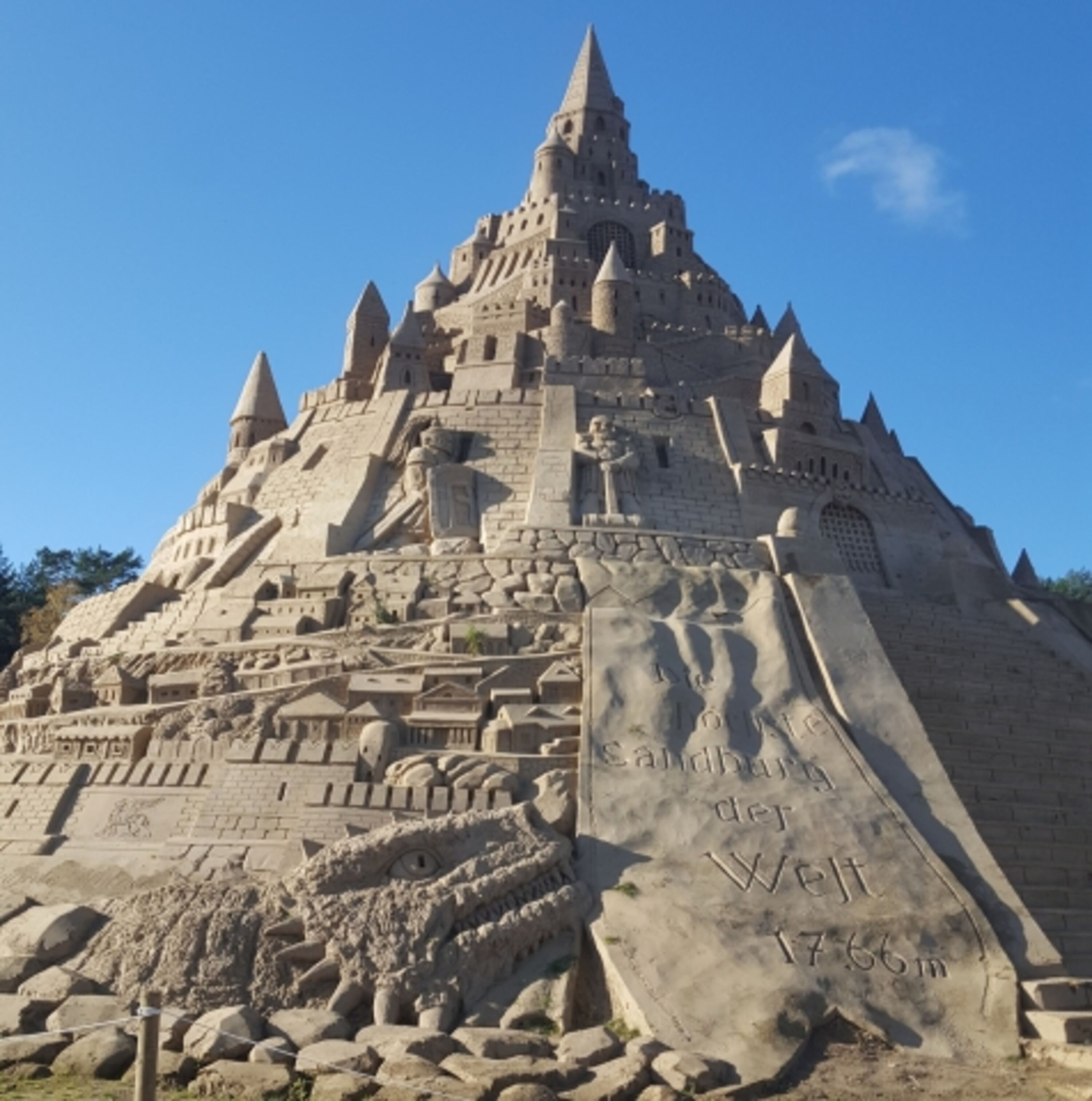 Sandburgenbau auf Rügen
