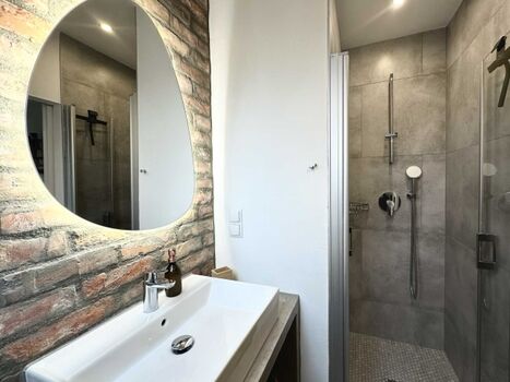 TIDE4 Amrum Apartment 5 Bad mit bodenebener Dusche