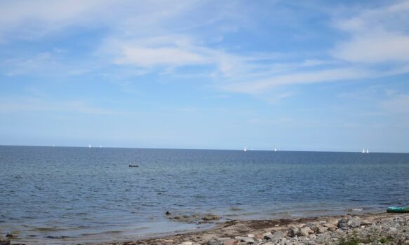 Die Küste nur wenige Schritte entfernt.