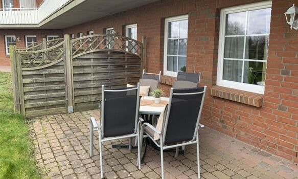 Der Terrassenplatz mit eigenen Grill.