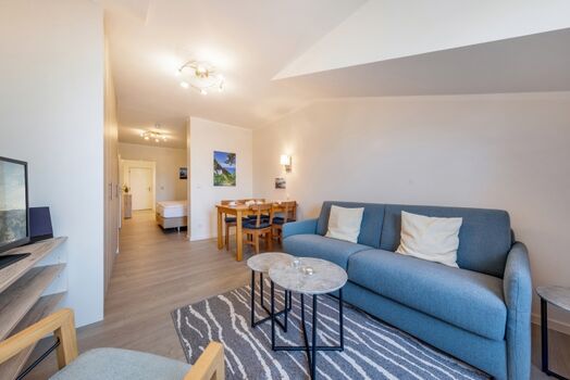 Auf der Couch kann aufgebettet werden.