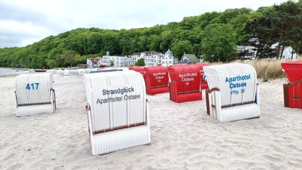 Der Strandkorb am Strand von Mai-September.
