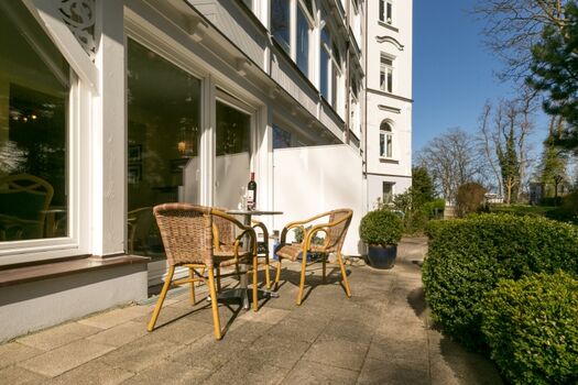 Die nach Osten ausgerichtete Terrasse.