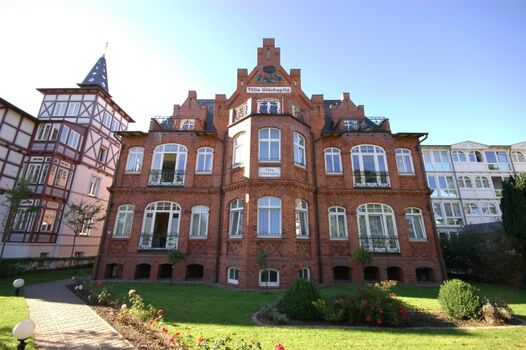 Die Villa Glückspilz am Strand von Binz.