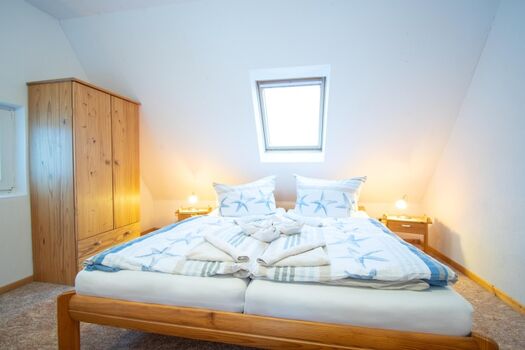 Auf der offenen Empore die 5 Schlafmöglichkeit 180x200