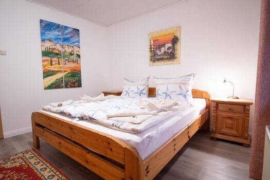 Schlafraum 1 mit Doppelbett 160x200