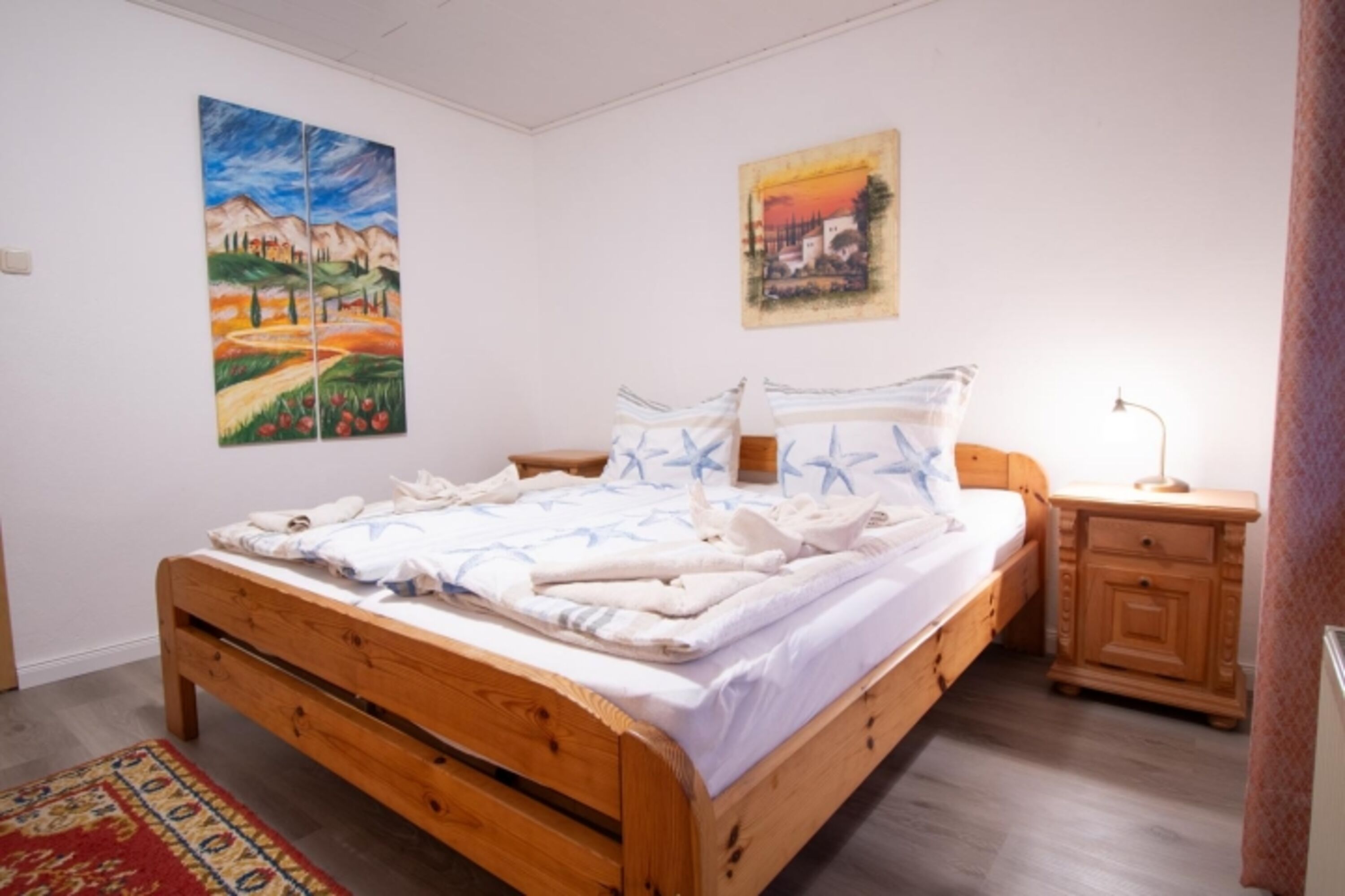 Schlafraum 1 mit Doppelbett 160x200