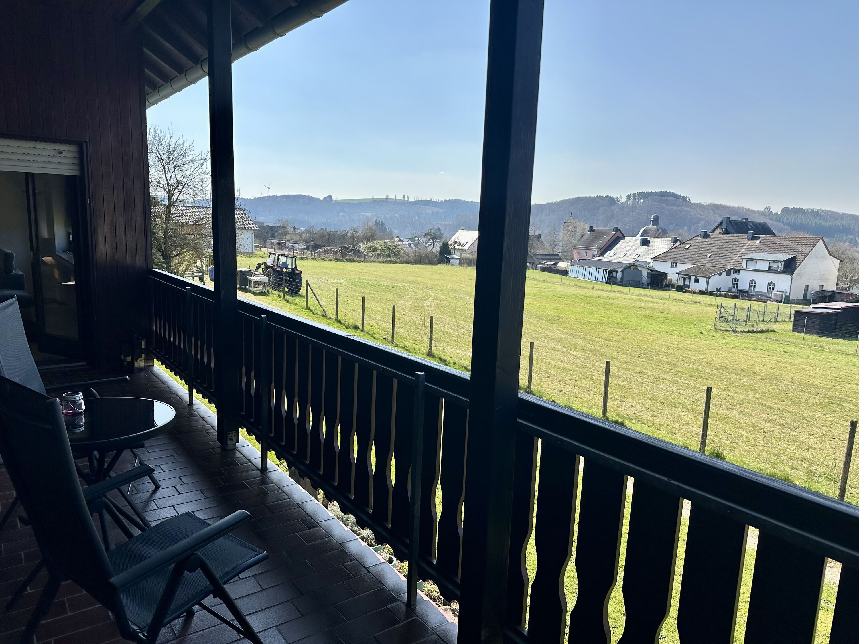 Herrliche Spielwiese für den Hund, Blick vom Balkon