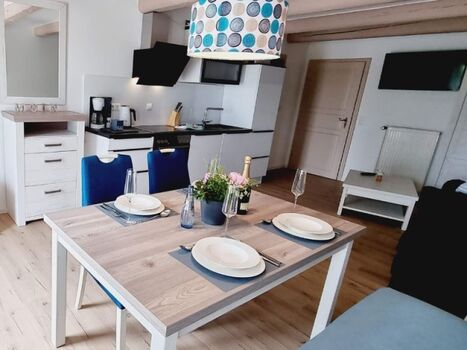 mit angrenzendem Essbereich