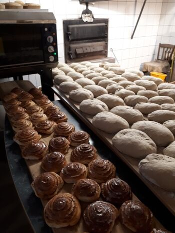 Frisches Holzofenbrot am Freitag