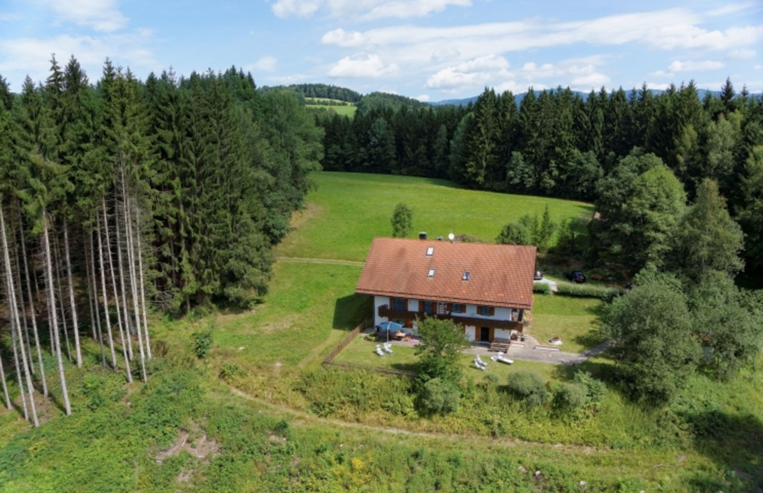Waldhaus Sonnenberg mitten in Wald und Wiesen