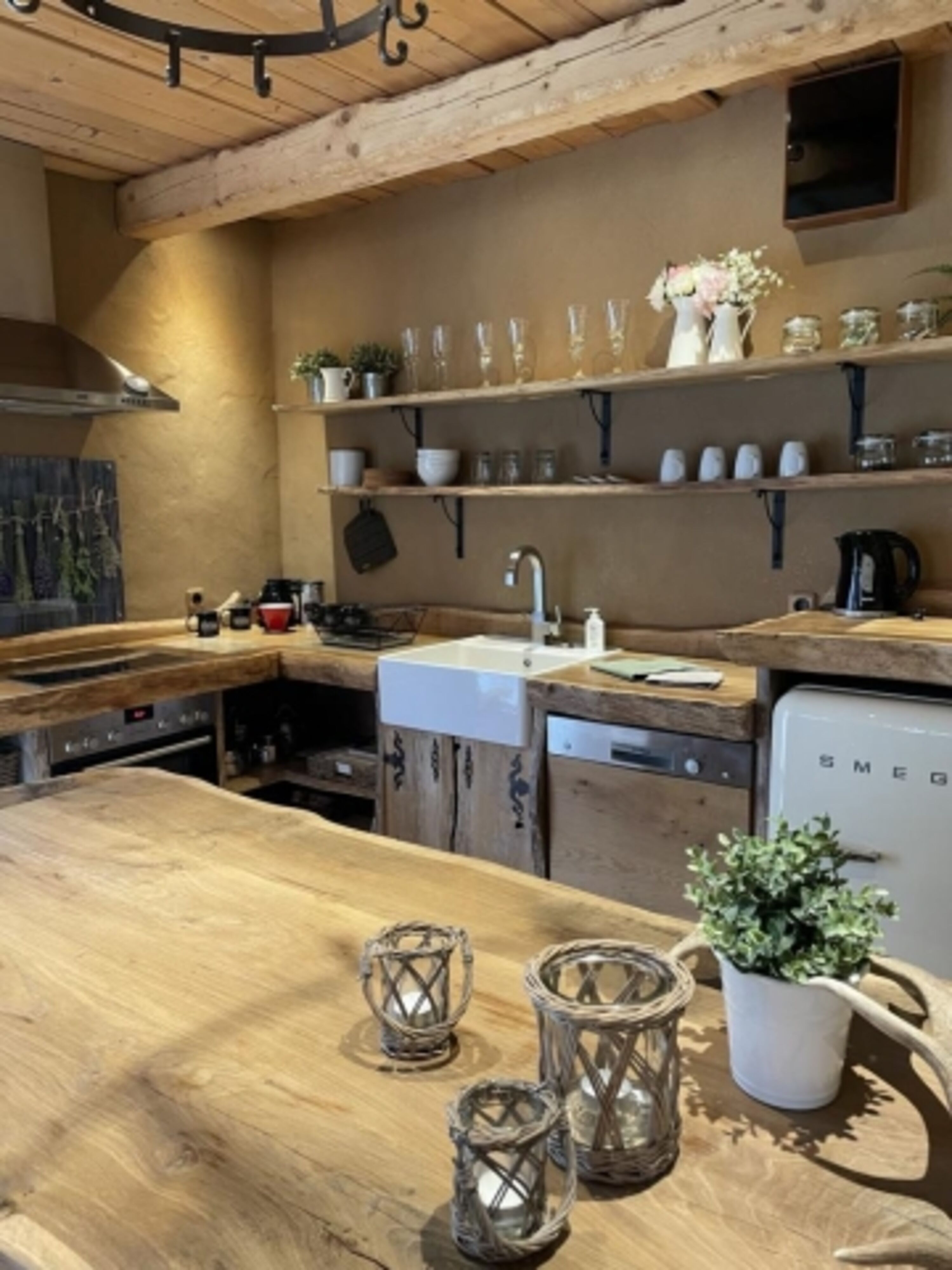 Rustikale Eichenholzküche in der Ferienwohnung Hester Street in Earls Lane