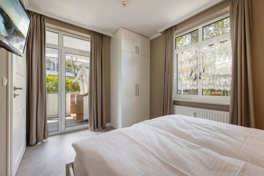 ... Austritt zum Balkon ...