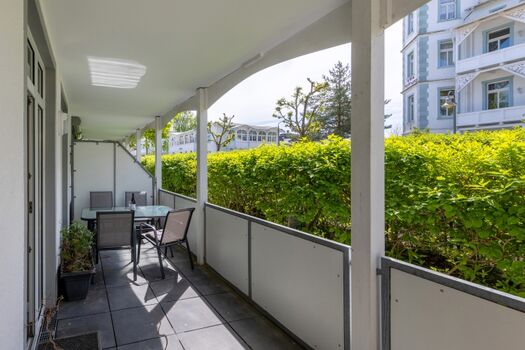 Der möblierte Südbalkon...