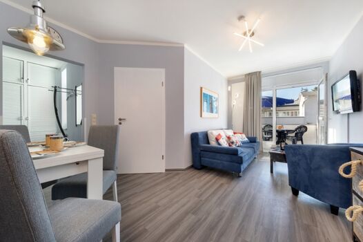 Blick in den Wohn- und Essbereich.