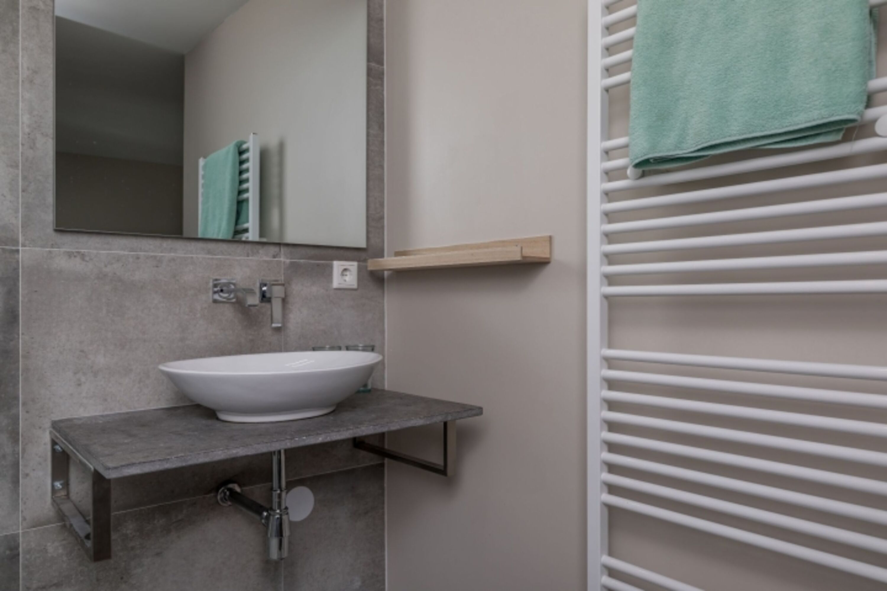 En Suite Badezimmer mit italienischer Dusche
