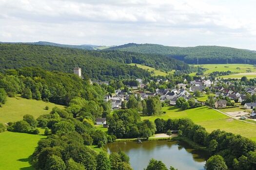 Blick auf das idyllische Örtchen Kerpen