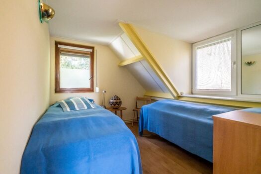 Schlafzimmer 2 mit 2 Einzelbetten