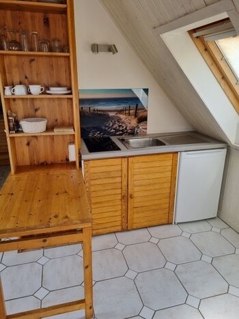 Pantryküche mit Esstisch