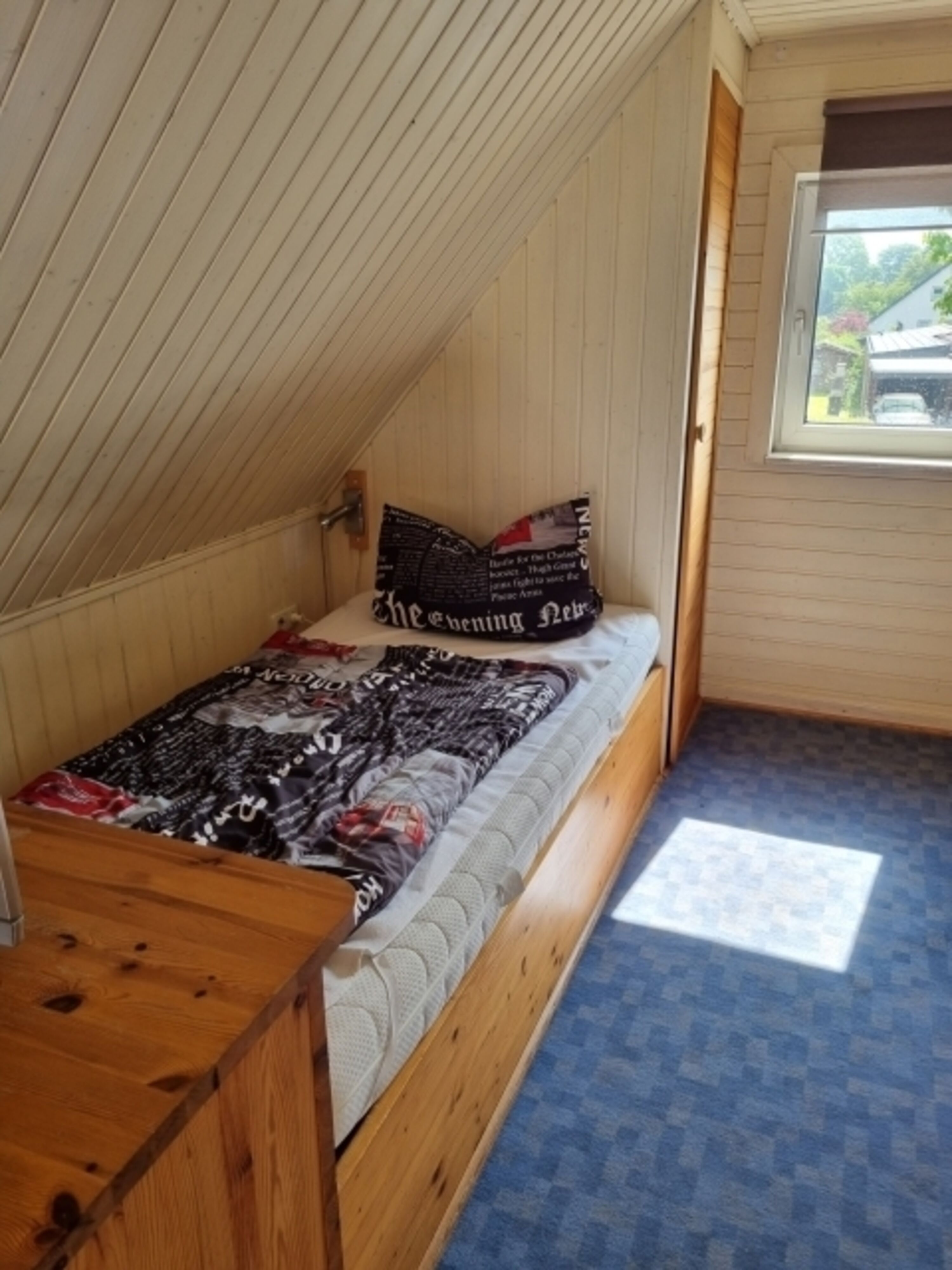 Bett 1