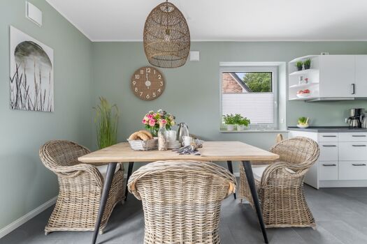 Essbereich mit offener Küche