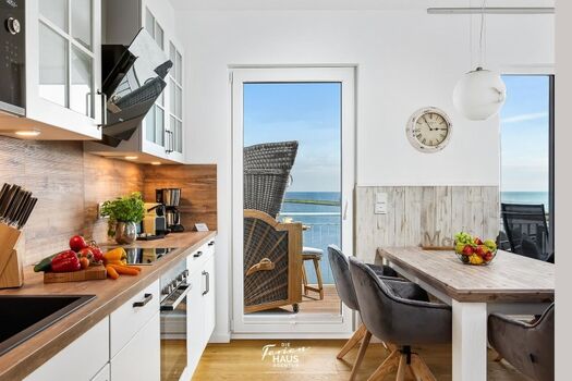 Küche mit Ostseeblick